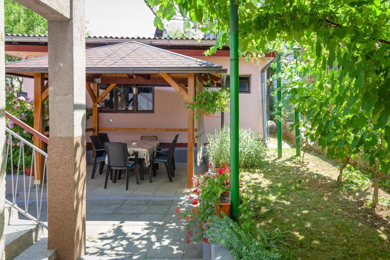 Apartment Zalac Slunj Exterior foto